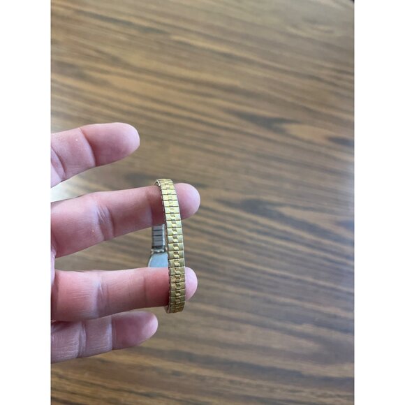 Timex watches set of three gold and silver tone - Picture 8 of 8